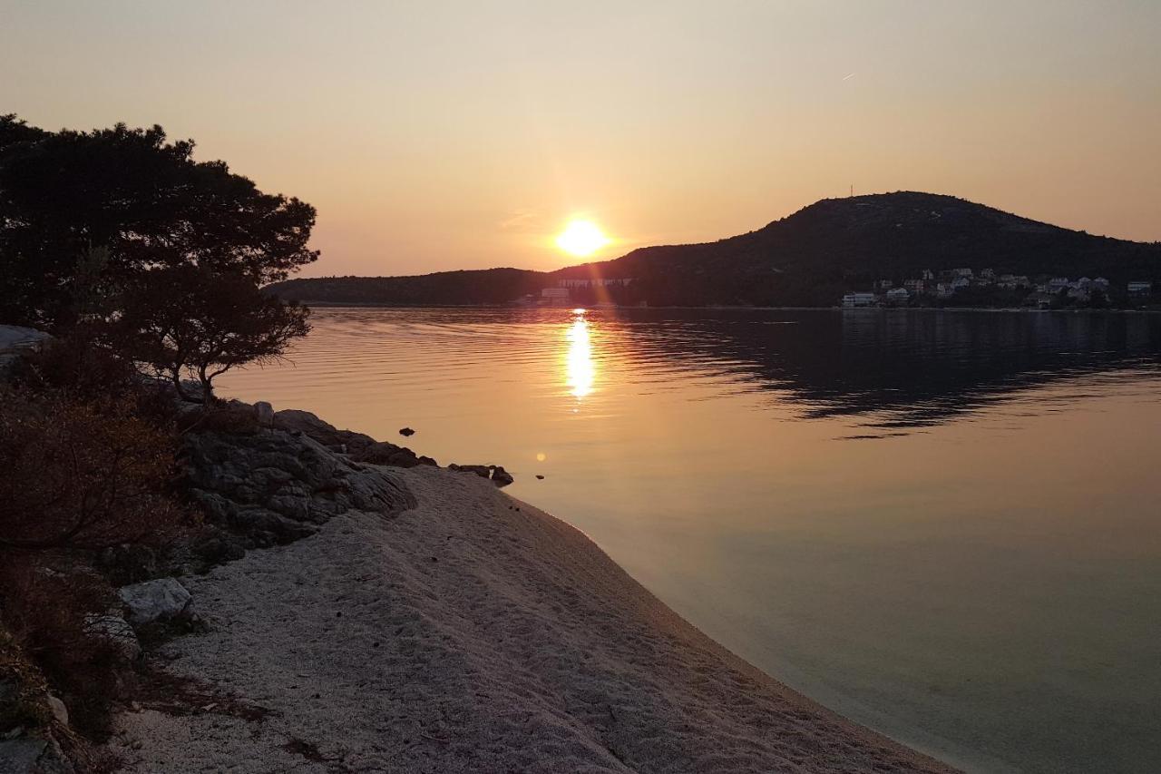 Apartments By The Sea Slano, Dubrovnik - 8599 Bagian luar foto